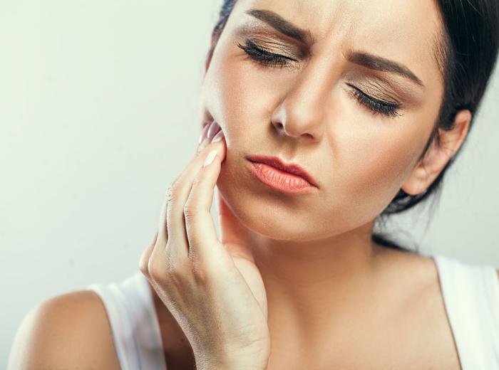 What are the remedies for toothaches and sinus pain?